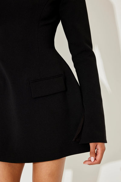 La mini-robe à manches fendues ultime