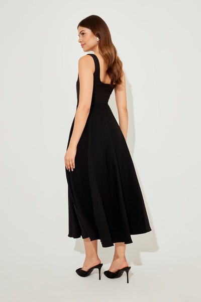 La robe midi taille haute à col carré ultime