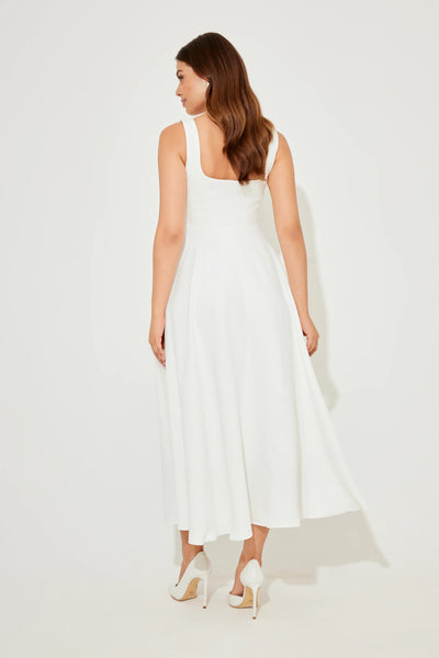 La robe midi taille haute à col carré ultime