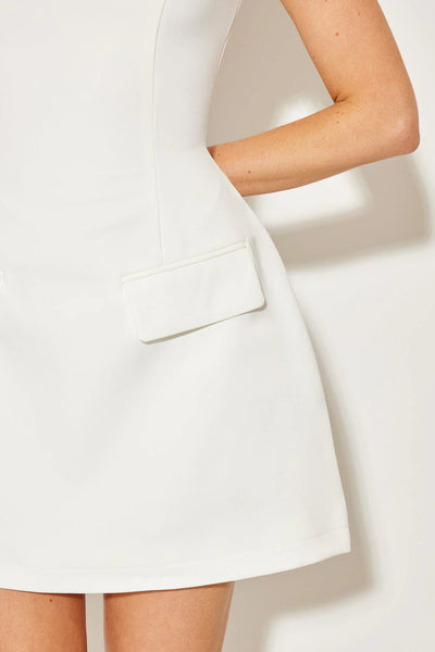 La mini-robe à manches courtes ultime