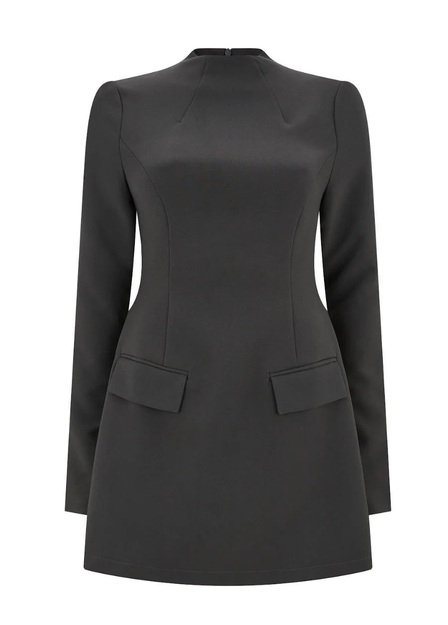 La mini-robe à manches fendues ultime